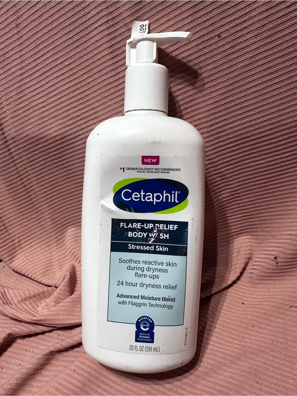 Cetaphil Flare-Up Relief Body Wash for Stressed Skin — White